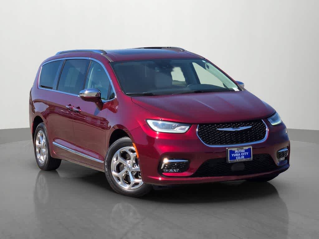 Used 2021 Chrysler Pacifica Limited w/ Premium & Safety Sphere Group AWD/4WD image 8