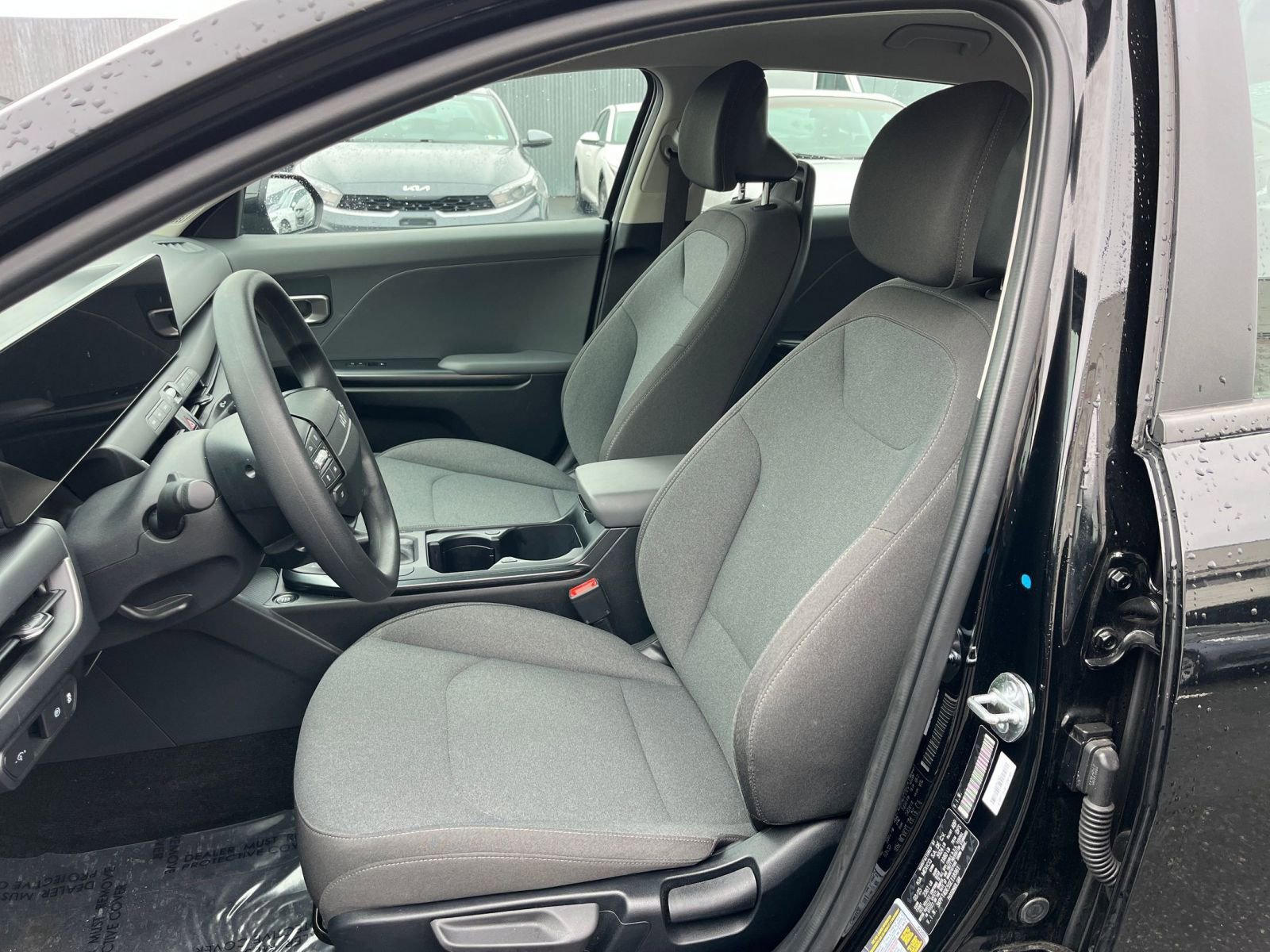 Used 2025 Kia K4 FWD image 36