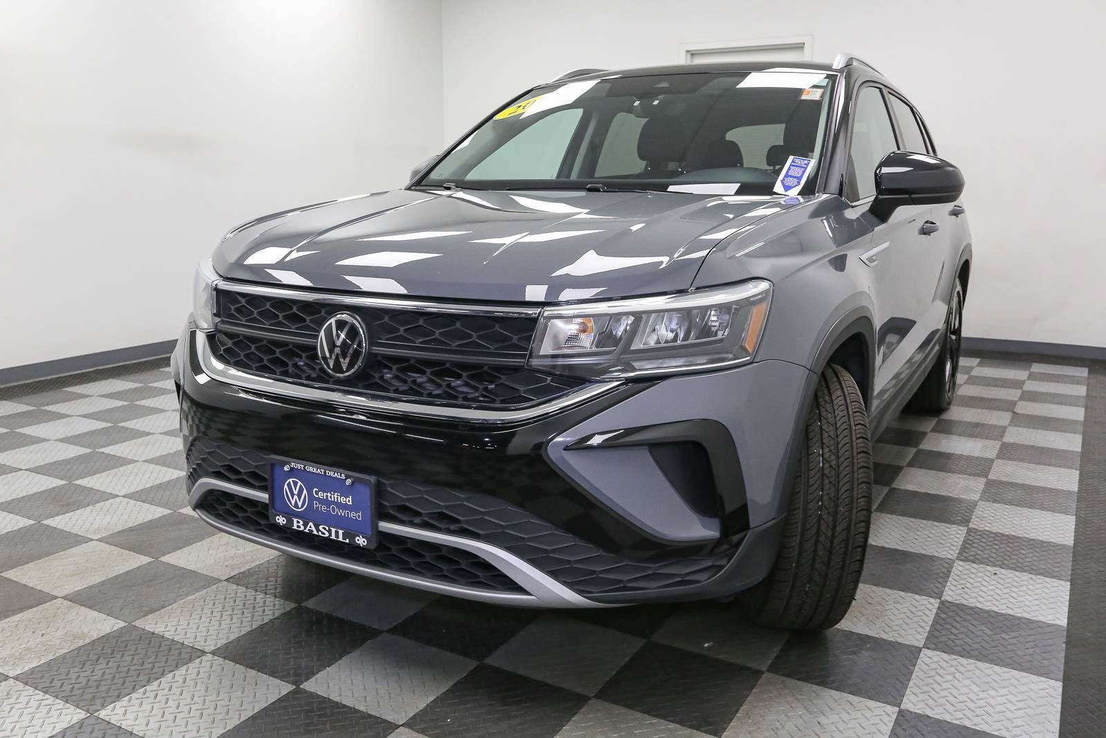 Certified 2024 Volkswagen Taos SE AWD/4WD image 5