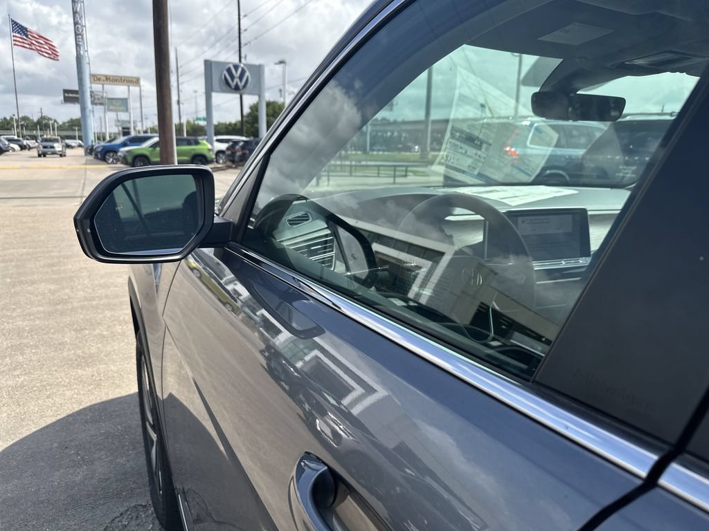 Used 2024 Volkswagen Atlas SEL AWD/4WD image 10
