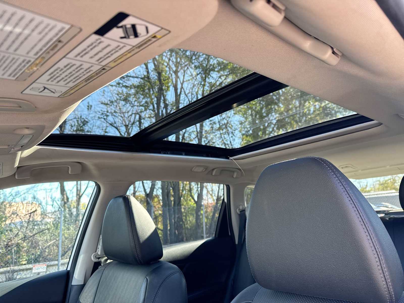 Used 2016 Nissan Rogue SL w/ SL Premium Package image 23