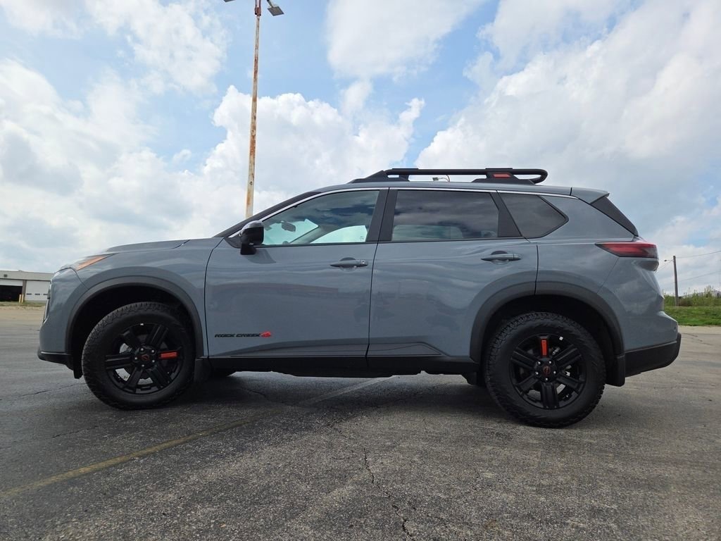 Used 2025 Nissan Rogue SV image 23