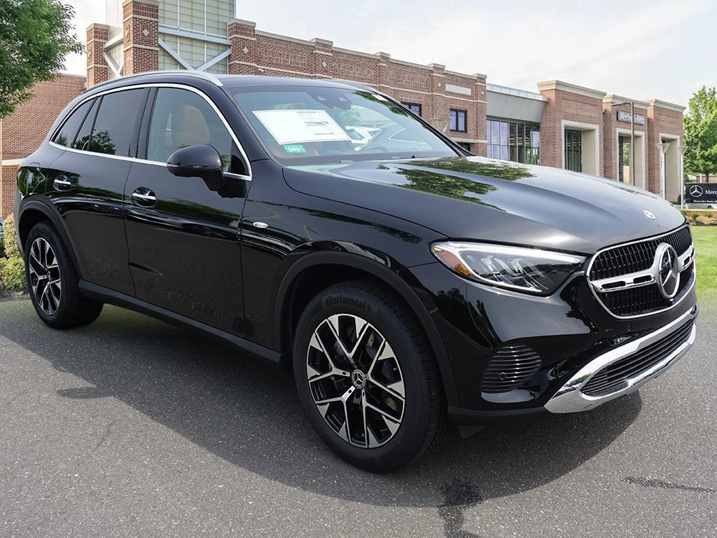 Certified 2025 Mercedes-Benz GLC 350e 4MATIC image 2