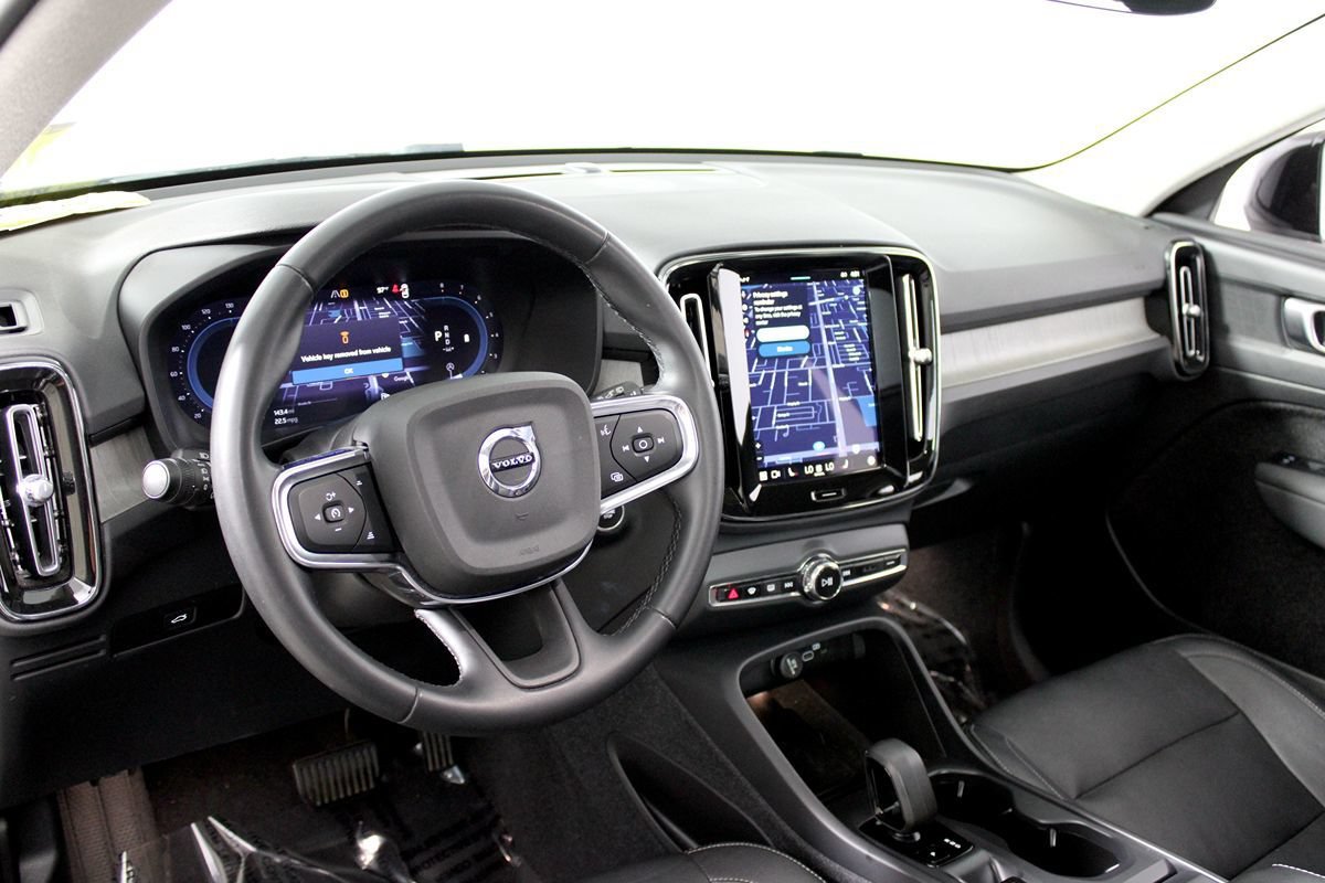 Used 2024 Volvo XC40 B5 Core AWD/4WD image 8