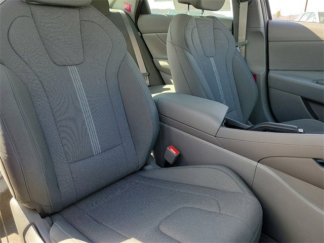 New 2025 Hyundai Elantra SE w/ Cargo Package image 17