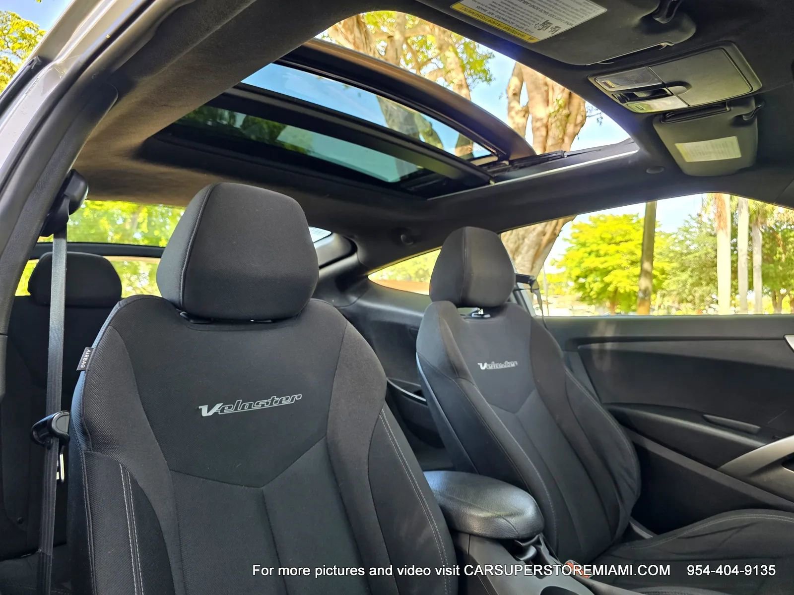 Used 2017 Hyundai Veloster Value Edition FWD image 21