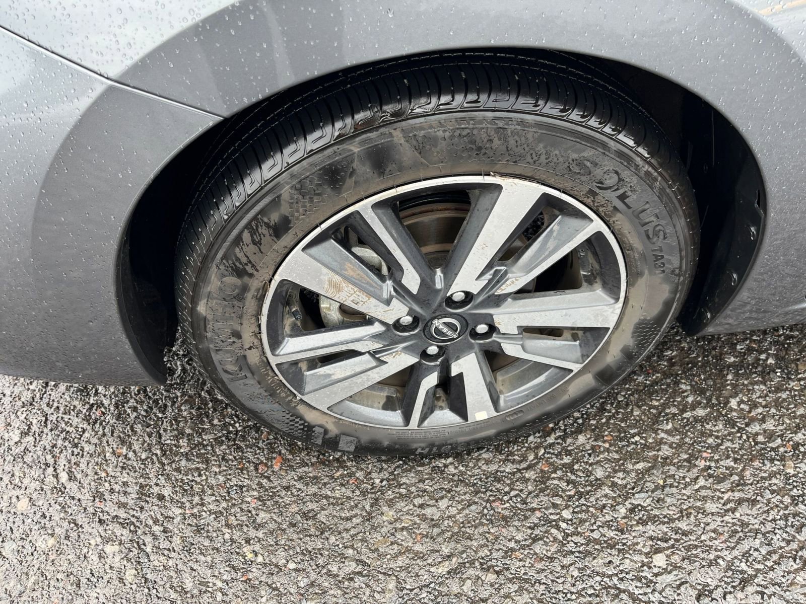 Used 2025 Nissan Versa SV image 24