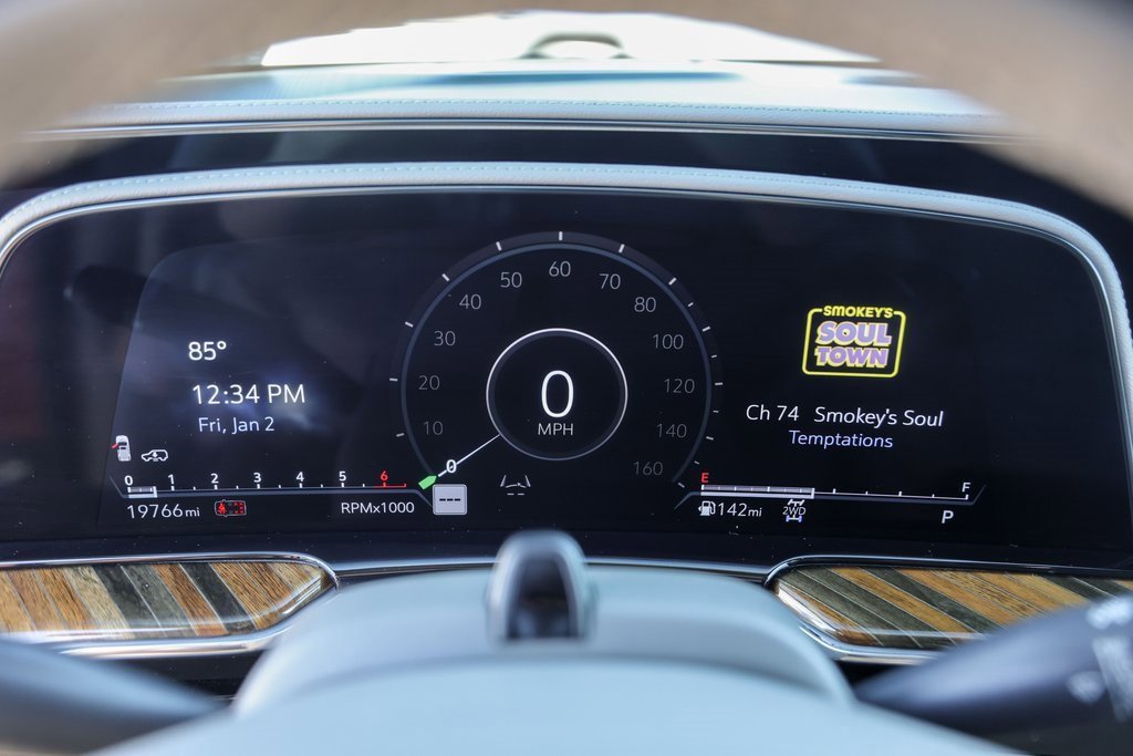 Used 2024 Cadillac Escalade Premium Luxury Platinum w/ Heavy-Duty Trailer Package image 12