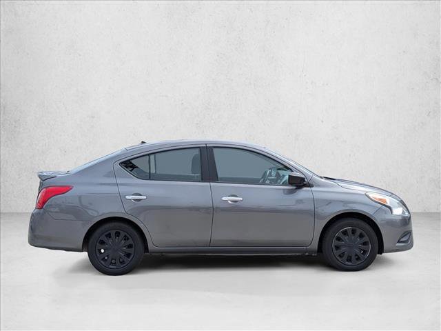 Used 2016 Nissan Versa SV image 4