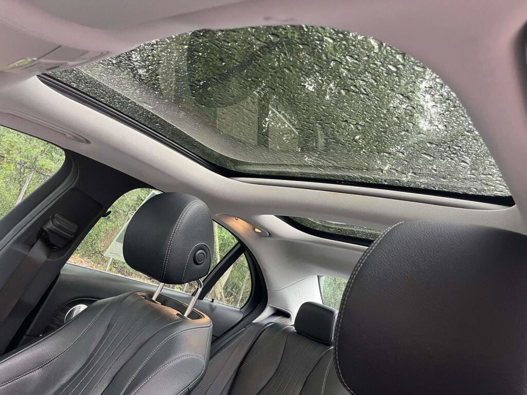 Certified 2018 Mercedes-Benz E 300 4MATIC image 5