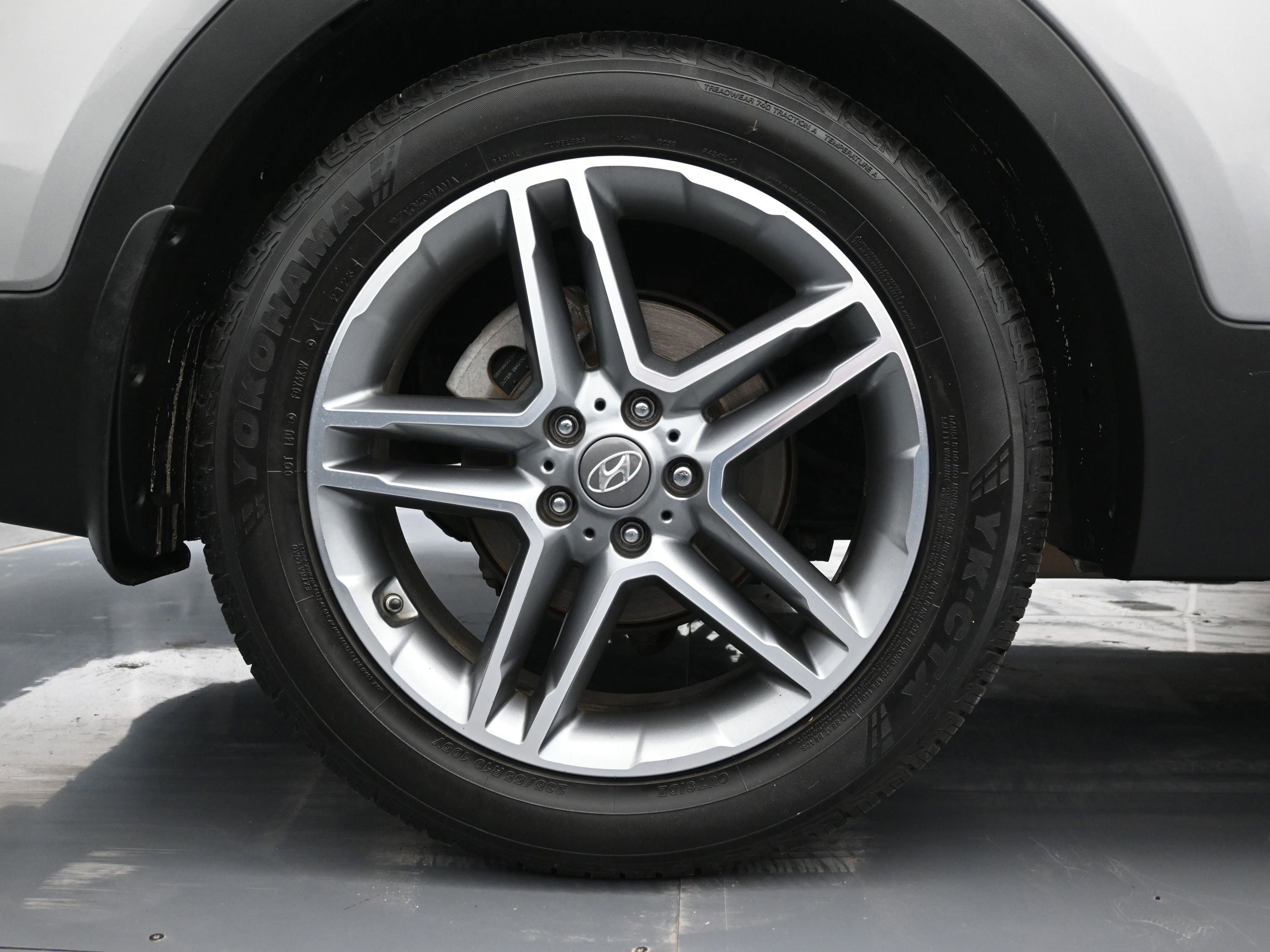 Used 2017 Hyundai Santa Fe Limited image 18