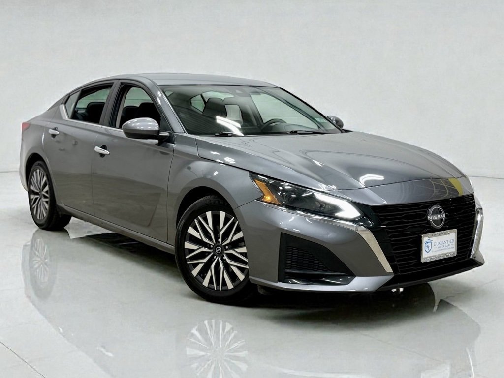 Used 2023 Nissan Altima 2.5 SV image 13