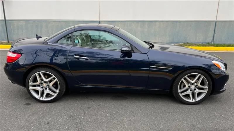 Used 2014 Mercedes-Benz SLK 250 image 19