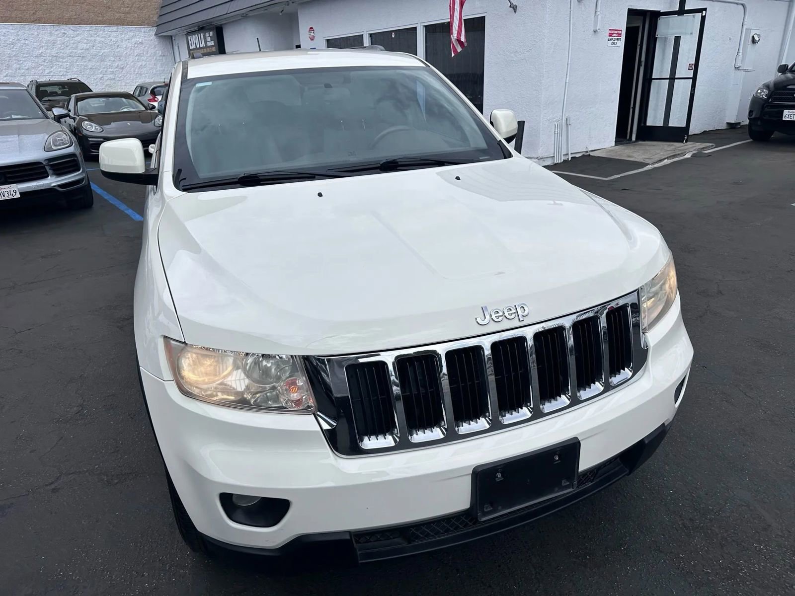 Used 2012 Jeep Grand Cherokee Laredo w/ Laredo E Group image 21