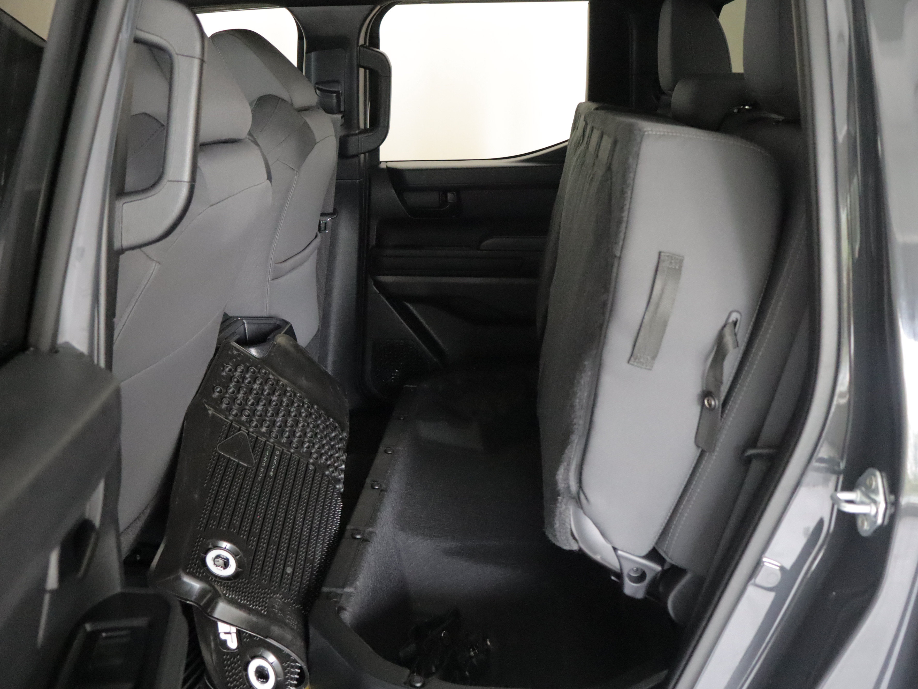 Used 2025 Toyota Tacoma SR AWD/4WD image 9
