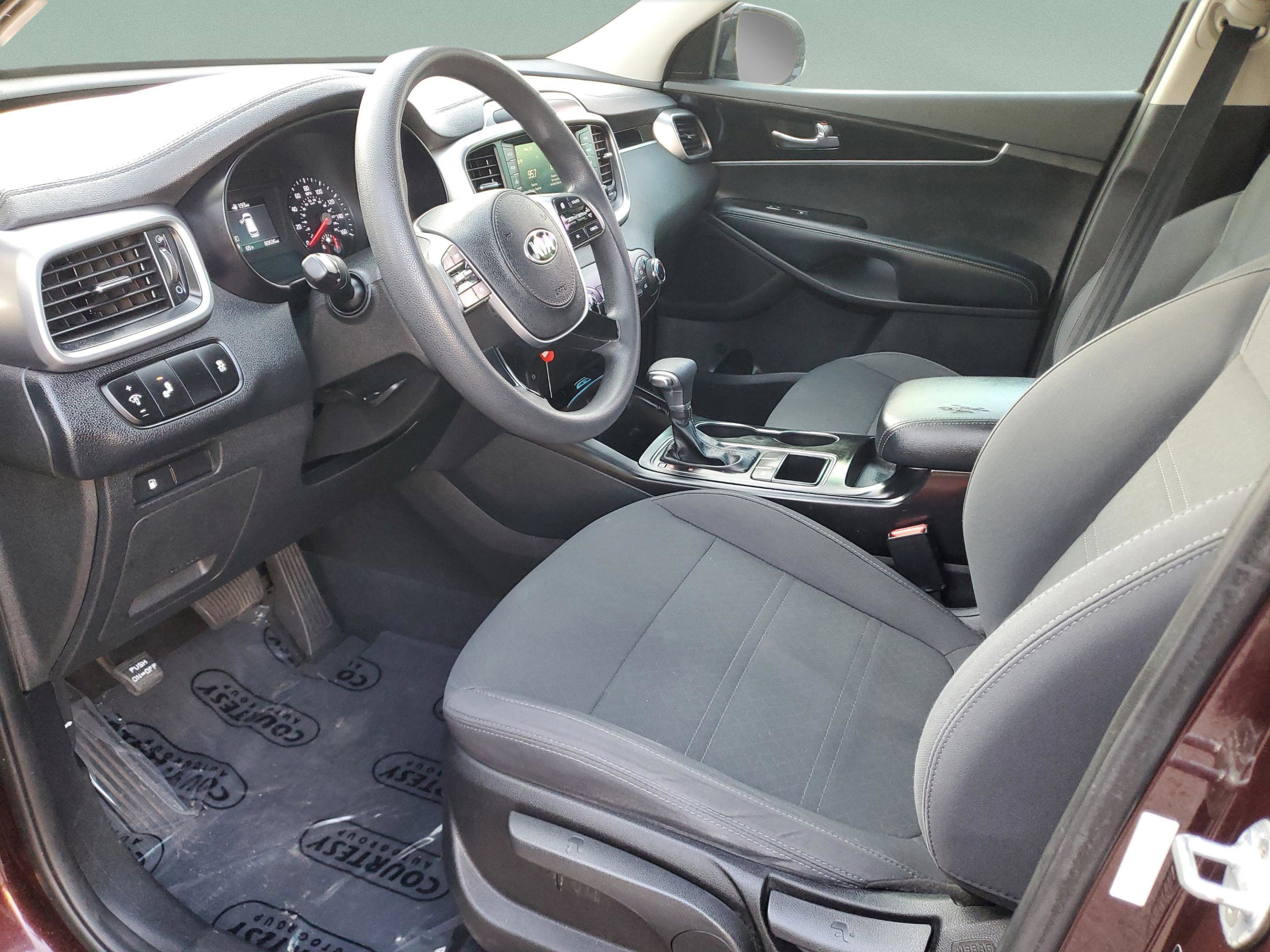 Used 2019 Kia Sorento LX image 14