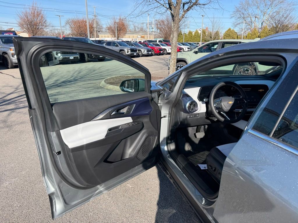 New 2026 Chevrolet Equinox EV LT FWD image 10