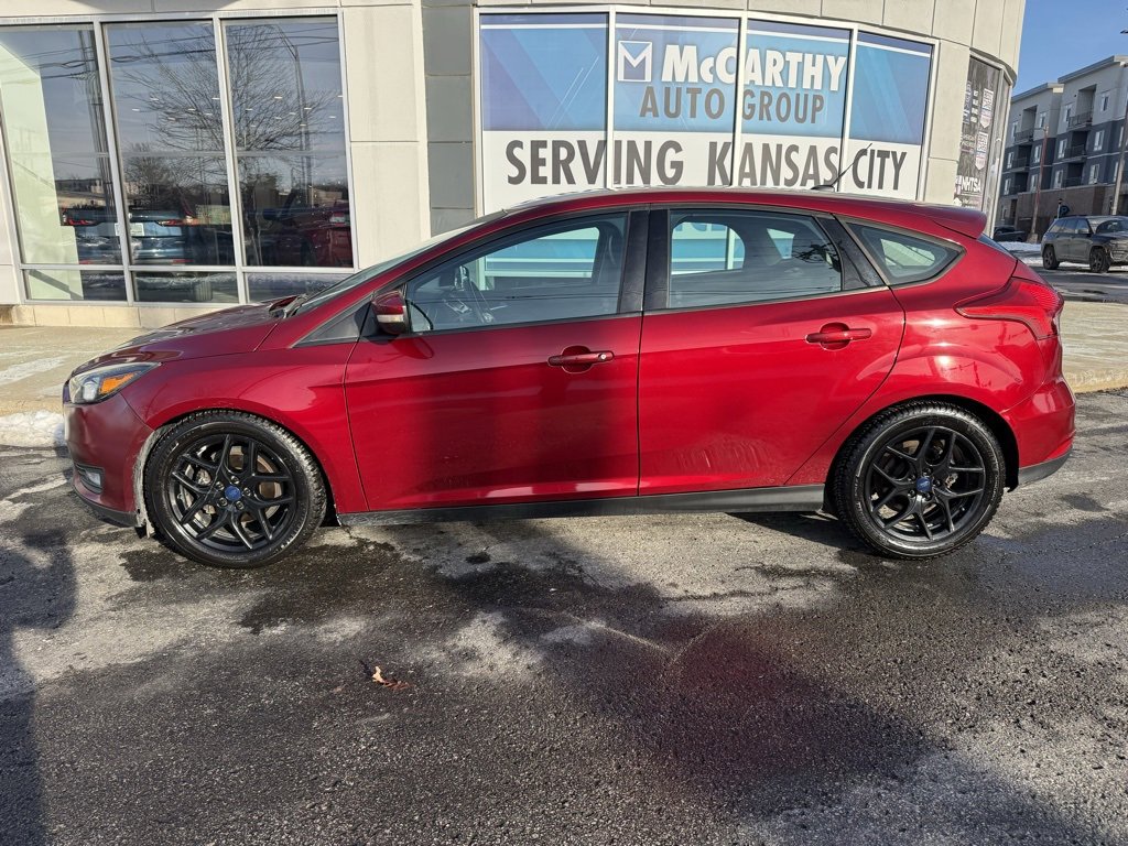 Used 2016 Ford Focus SE w/ Equipment Group 201A image 2