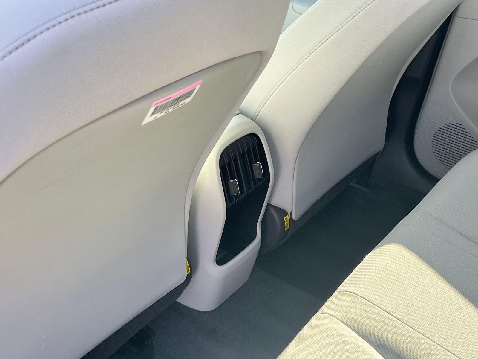 Used 2025 Hyundai Kona SEL image 24