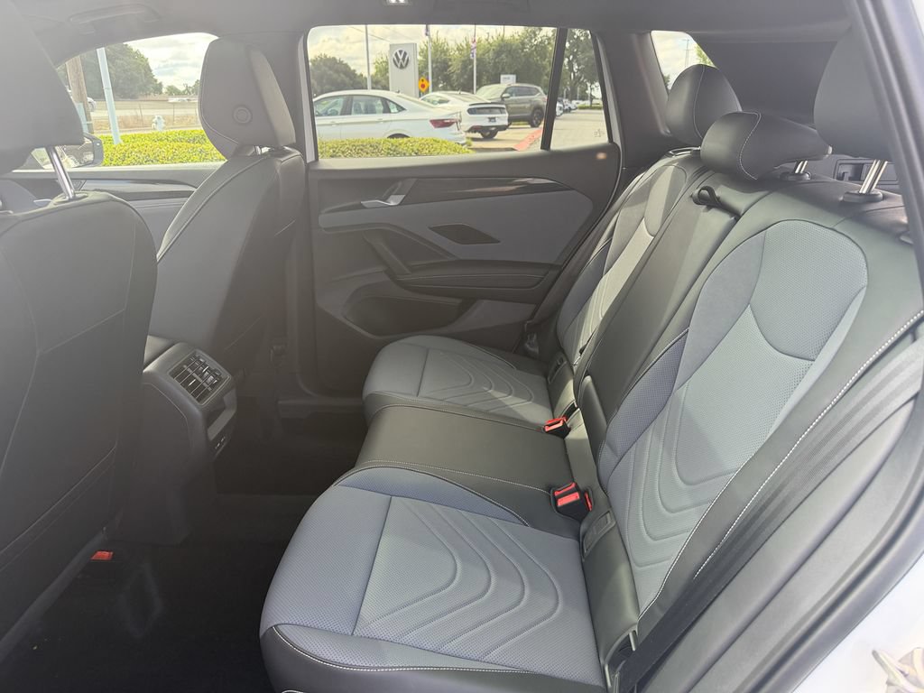 Certified 2026 Volkswagen Tiguan SE R-Line FWD image 23