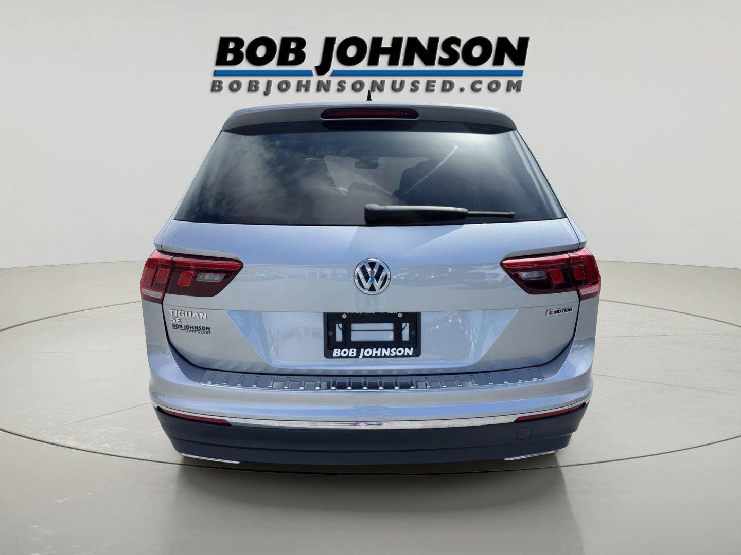 Used 2020 Volkswagen Tiguan SE w/ Panoramic Sunroof Package AWD/4WD image 4