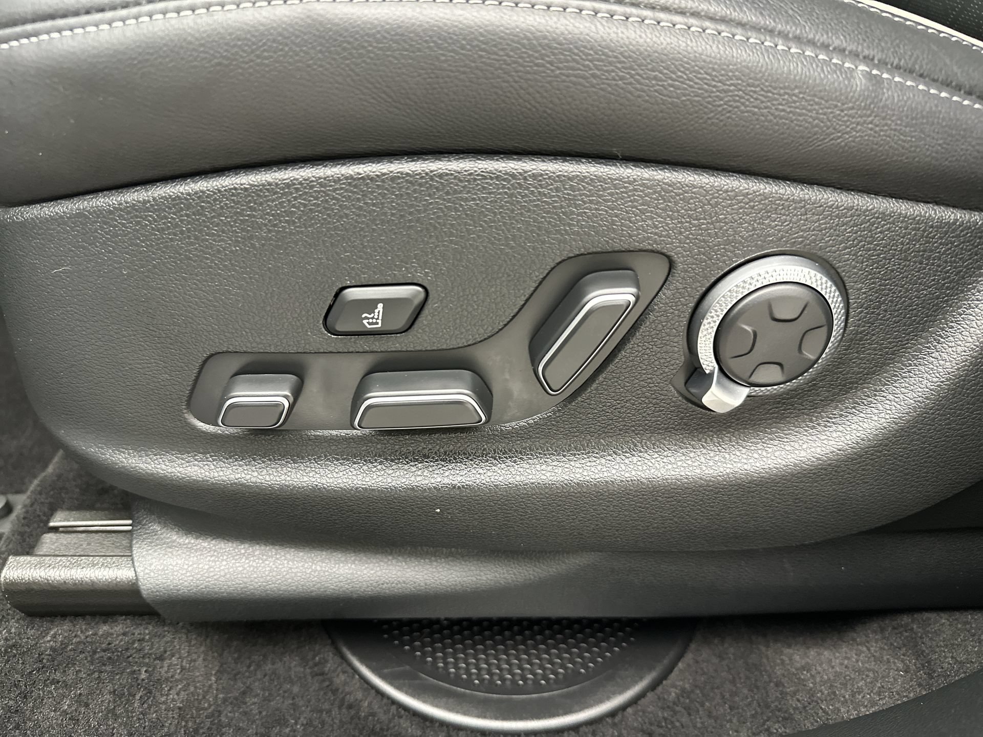 Certified 2026 Genesis GV80 3.5T Advanced AWD/4WD image 12