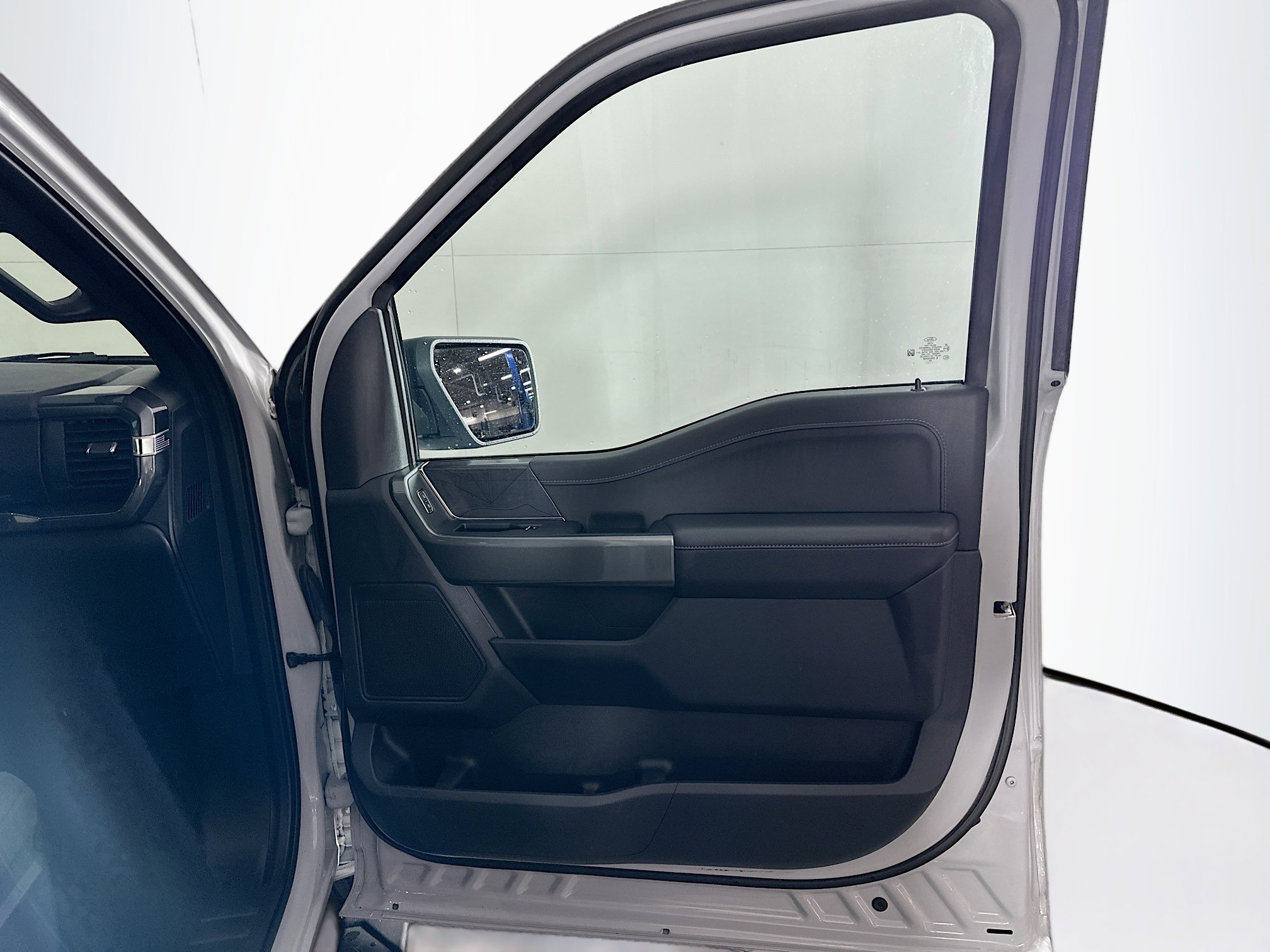 Used 2023 Ford F150 XLT w/ Equipment Group 302A High image 32