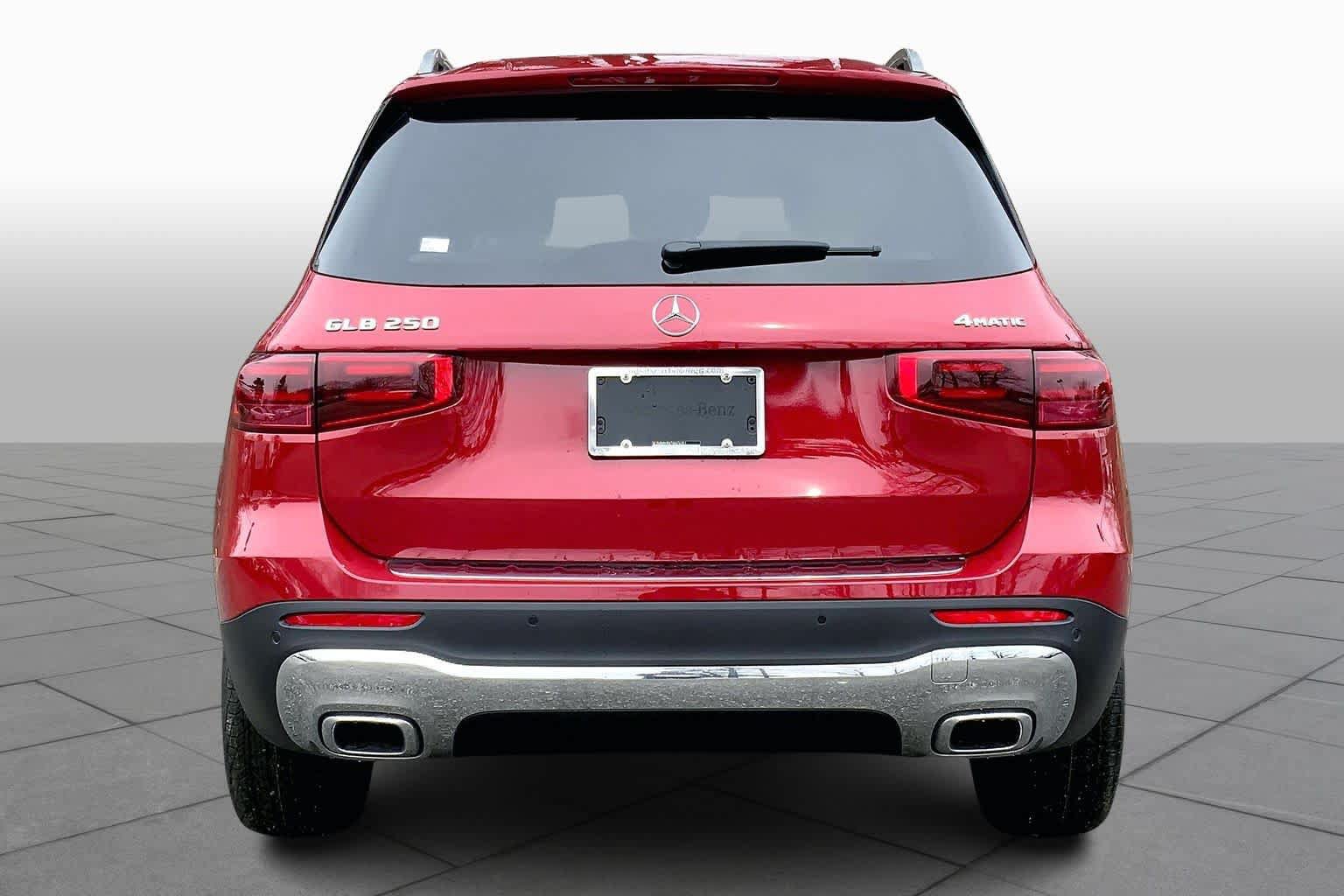 New 2026 Mercedes-Benz GLB 250 4MATIC image 4