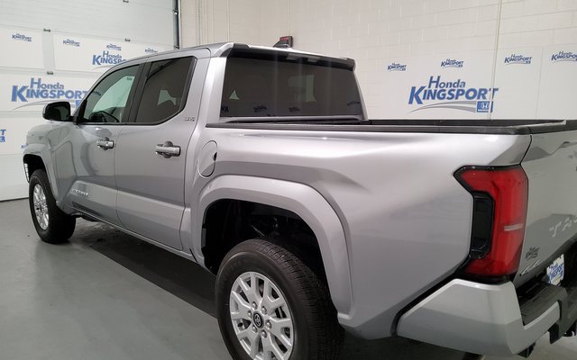 Used 2025 Toyota Tacoma SR5 image 5