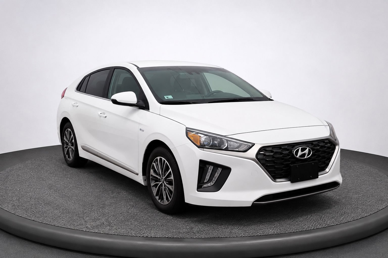 Used 2021 Hyundai Ioniq SE FWD image 5