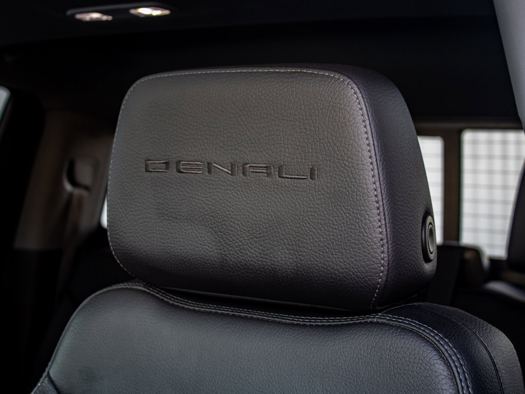 Used 2022 GMC Sierra 3500 Denali w/ Denali Ultimate Package image 24
