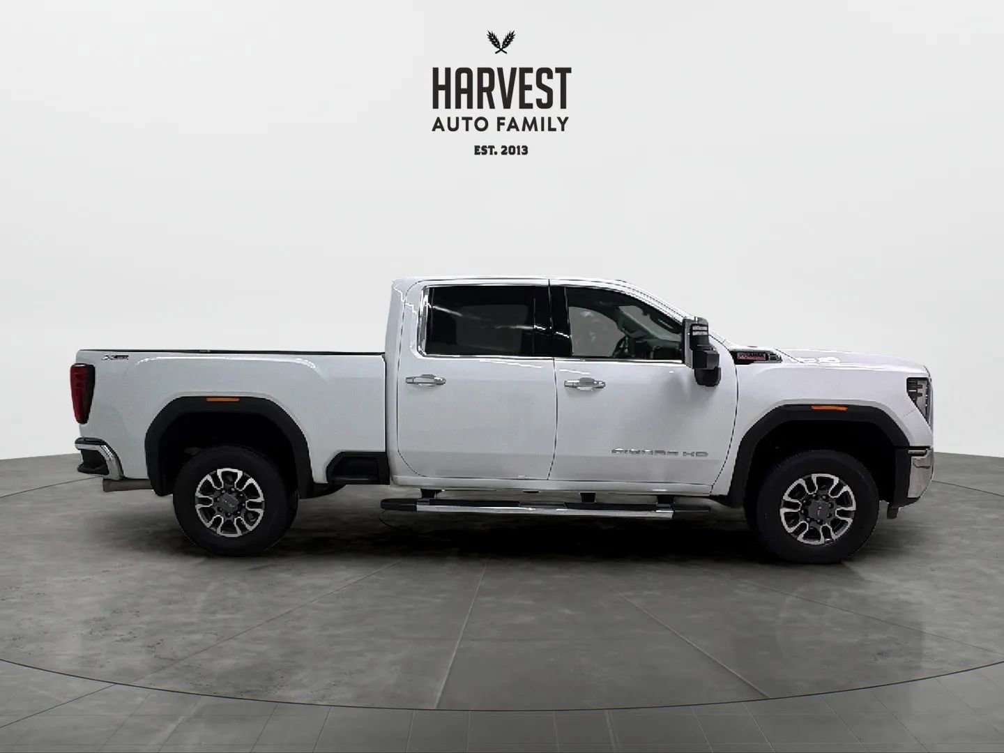 Used 2024 GMC Sierra 2500 SLT w/ SLT Convenience Package image 8