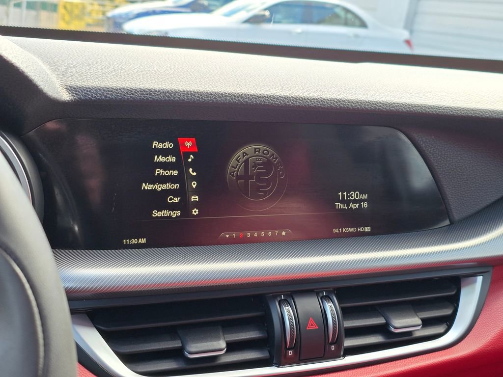 Used 2018 Alfa Romeo Stelvio Ti Sport image 25