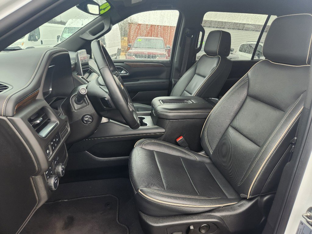 Used 2024 Chevrolet Suburban Premier image 10