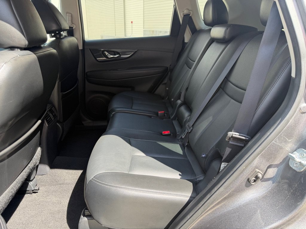 Used 2017 Nissan Rogue SL w/ SL Premium Package AWD/4WD image 24