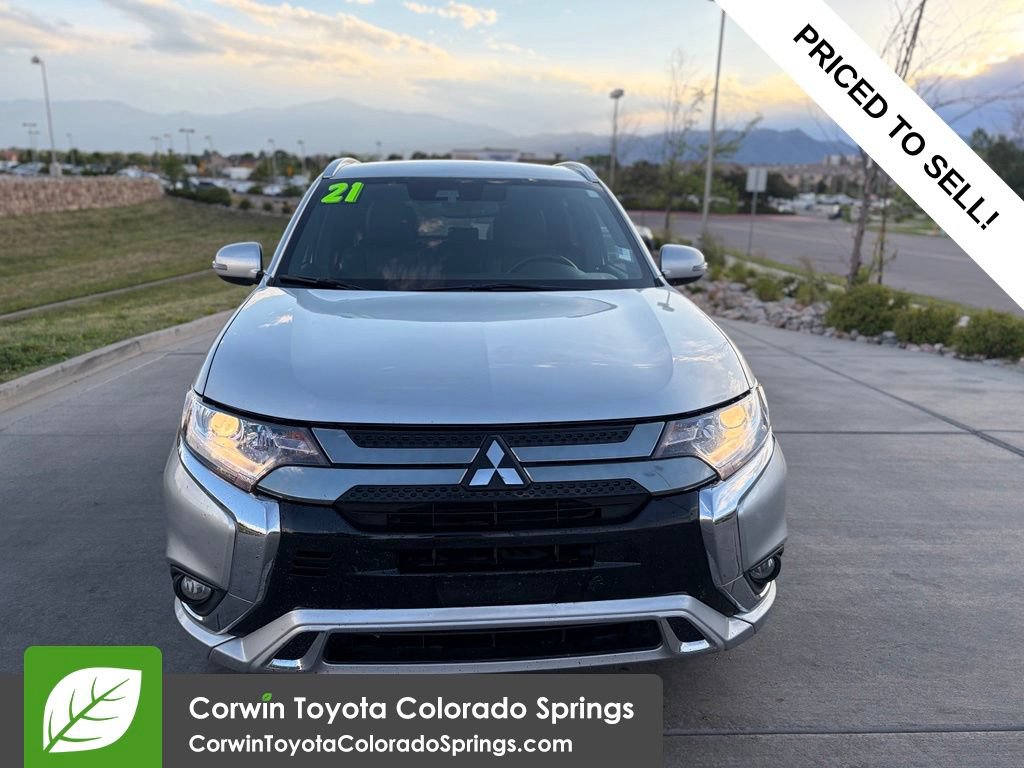 Used 2021 Mitsubishi Outlander 4WD Plug-In Hybrid image 2