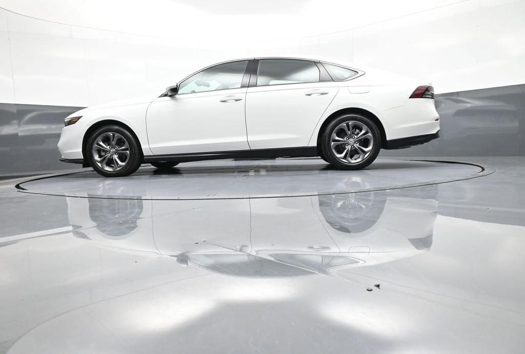 Certified 2023 Honda Accord EX image 33