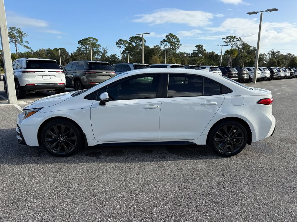 Used 2026 Toyota Corolla SE FWD image 6