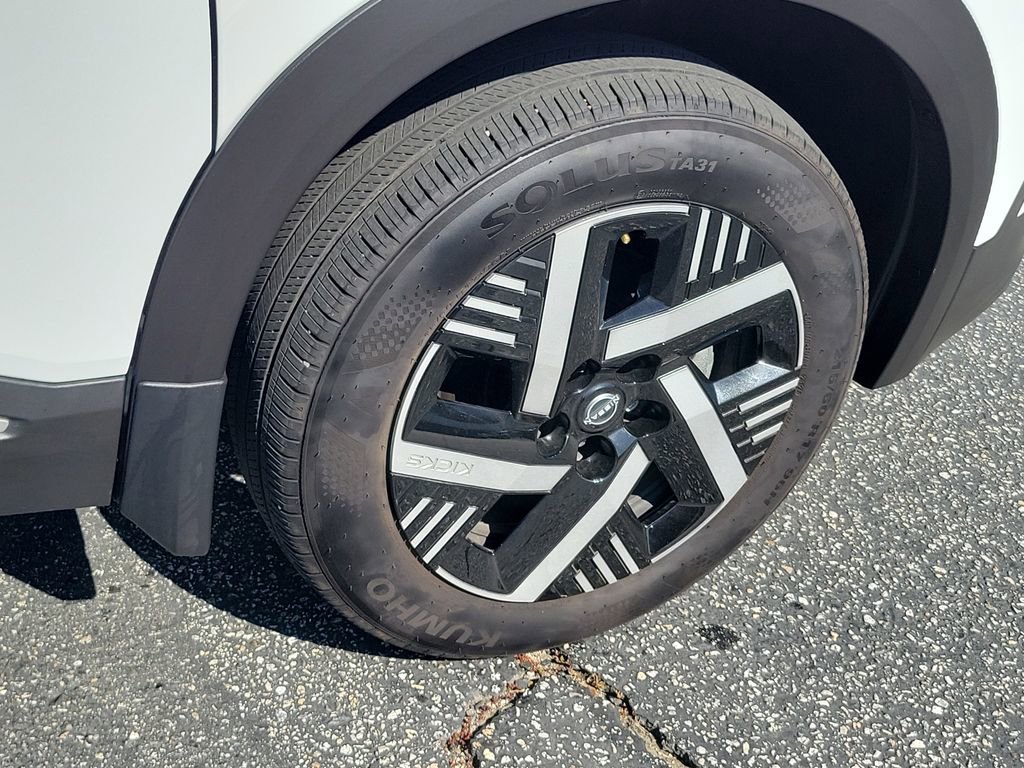 Used 2025 Nissan Kicks SV FWD image 27