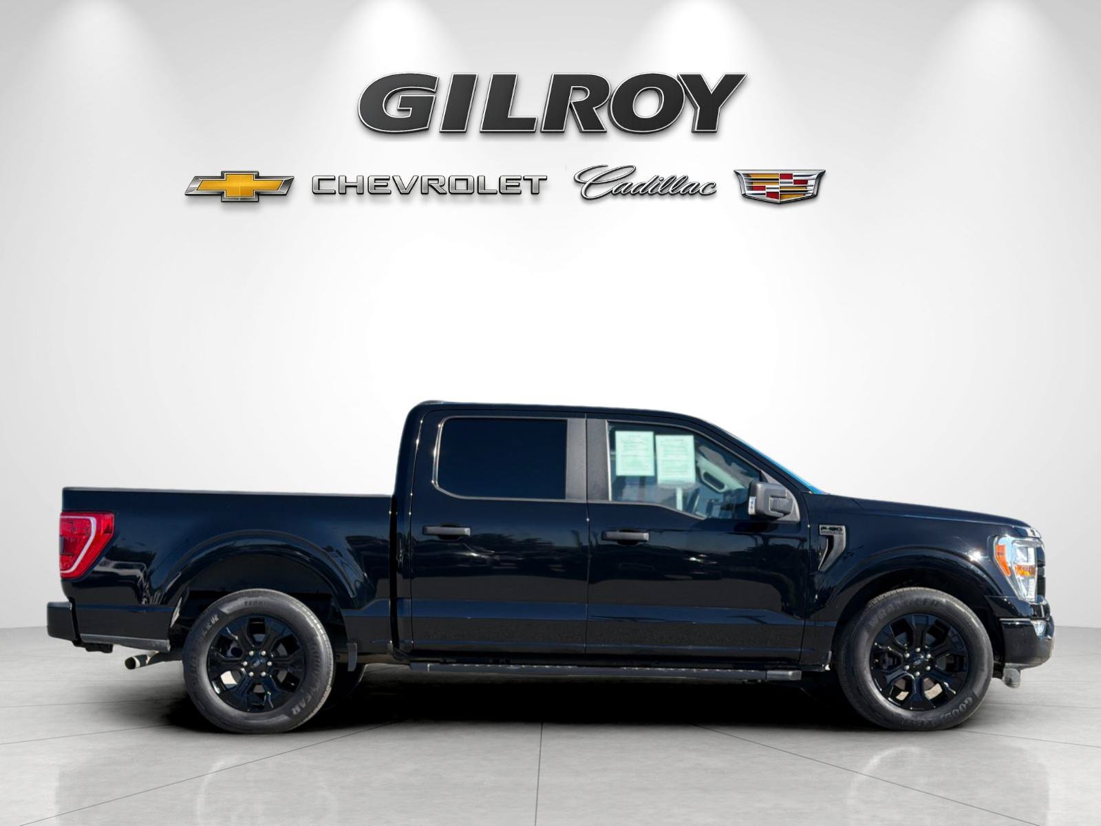 Used 2022 Ford F150 XL w/ STX Black Appearance Package RWD image 2