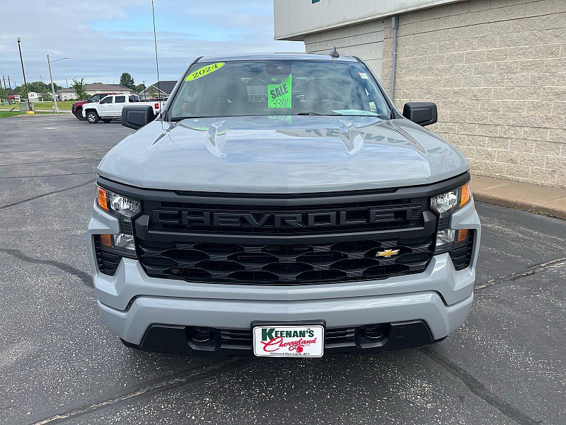Used 2024 Chevrolet Silverado 1500 Custom AWD/4WD image 3