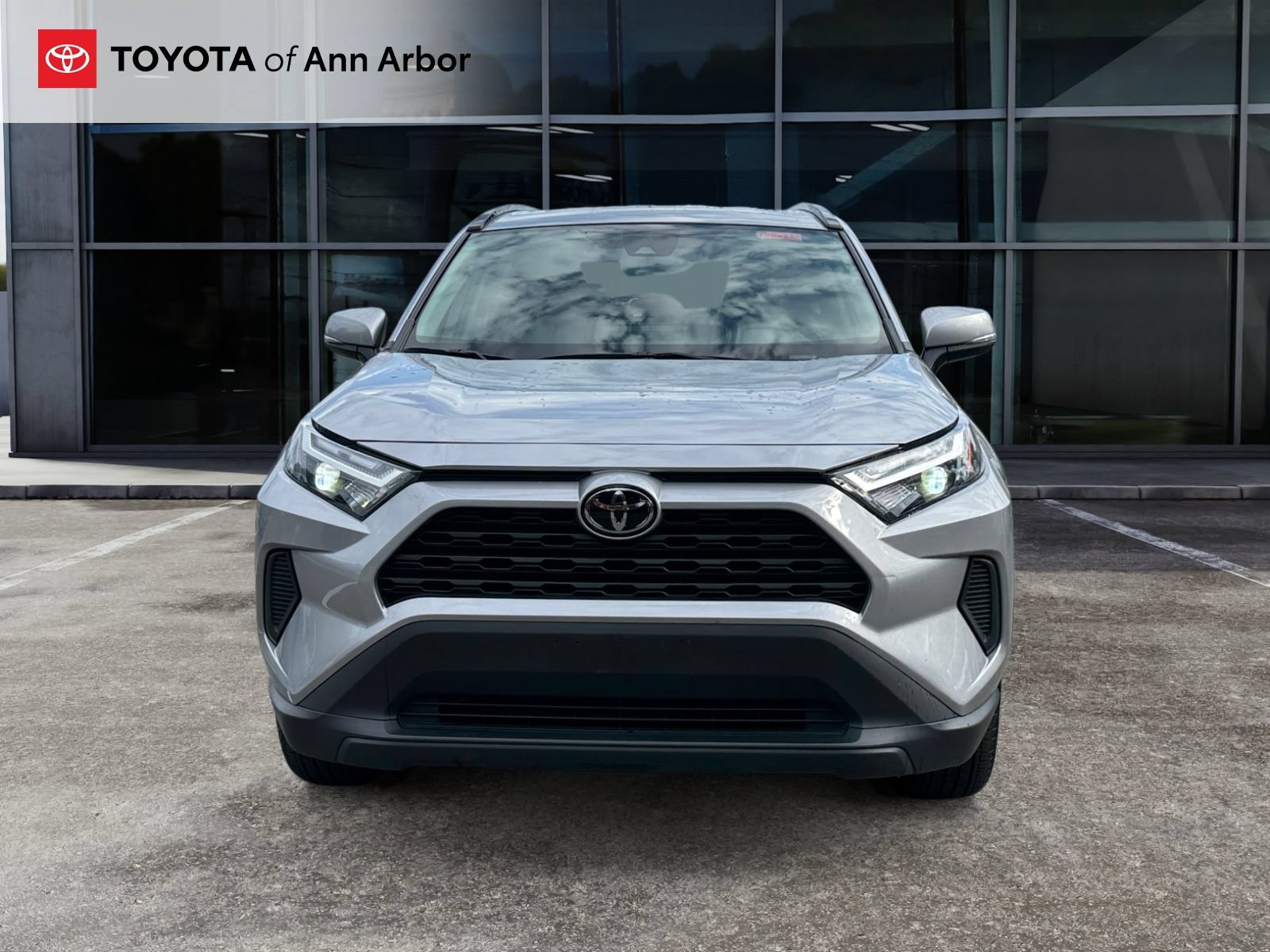 Used 2024 Toyota RAV4 XLE FWD image 12