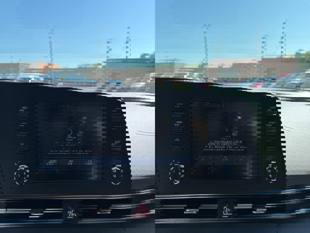 Used 2023 Hyundai Elantra SEL image 22