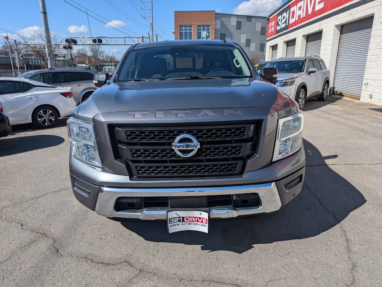 Used 2020 Nissan Titan SV w/ SV Convenience Package image 3