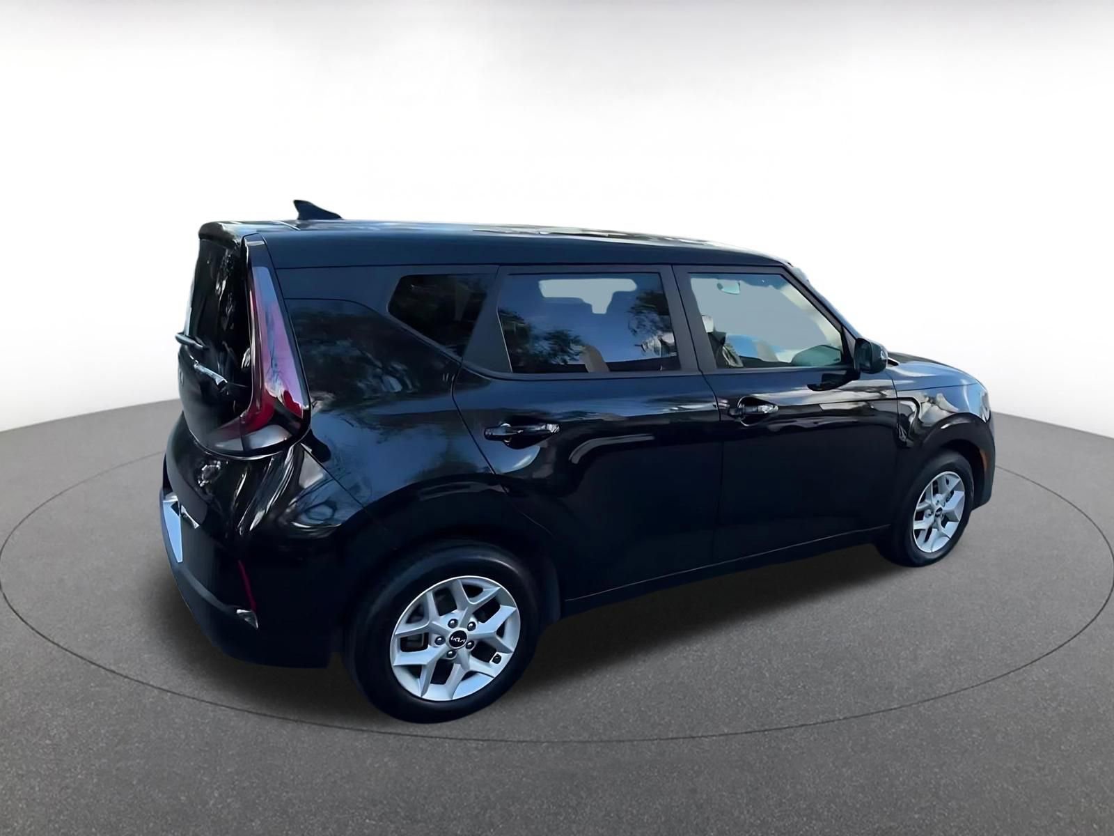 Used 2025 Kia Soul LX w/ LX Technology Package image 15