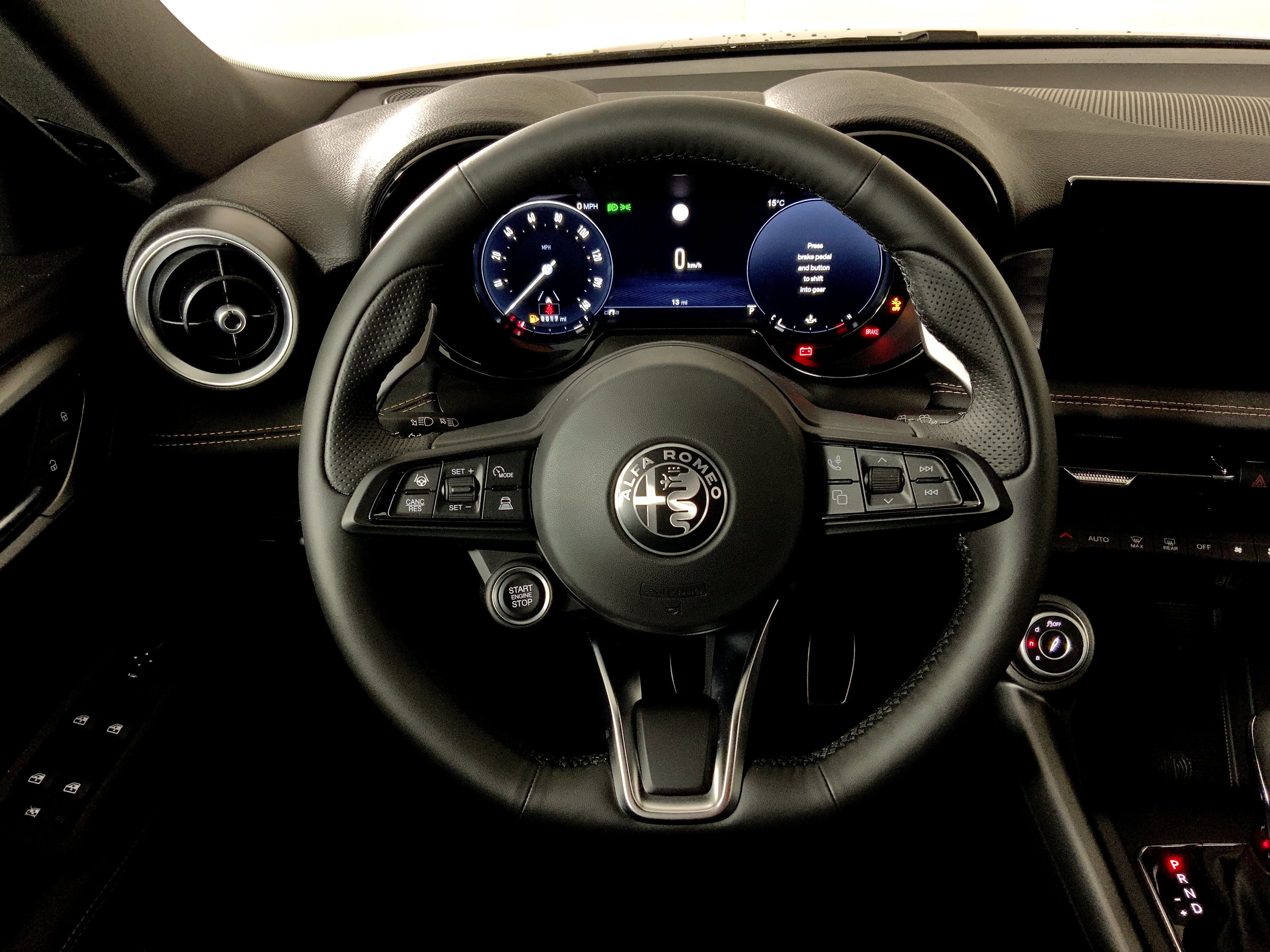 New 2025 Alfa Romeo Tonale w/ Premium Package AWD/4WD image 21