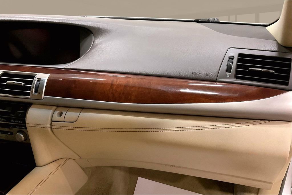 Used 2015 Lexus LS 460 AWD w/ Comfort Package image 17