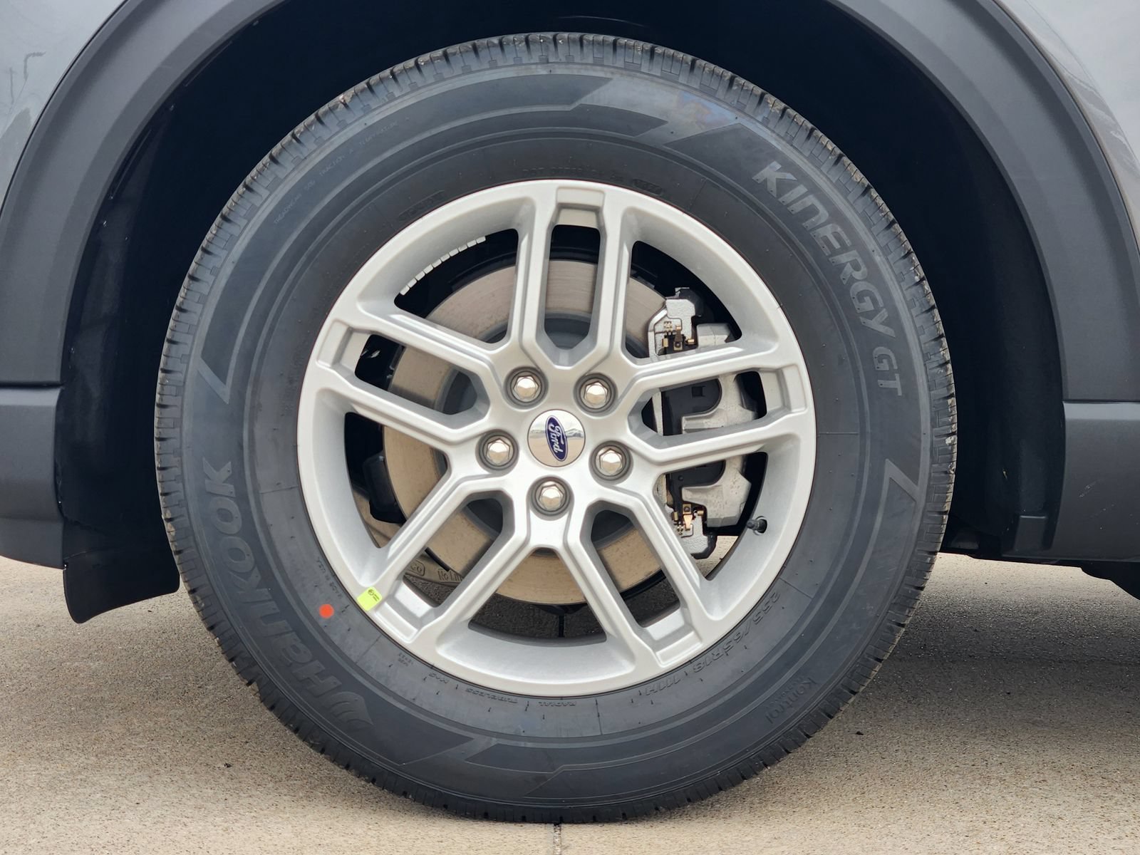 New 2026 Ford Explorer Active RWD image 11