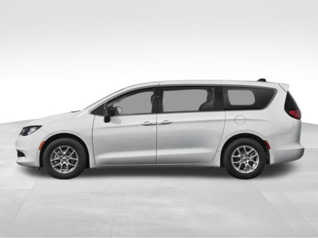 Used 2023 Chrysler Voyager LX FWD image 38