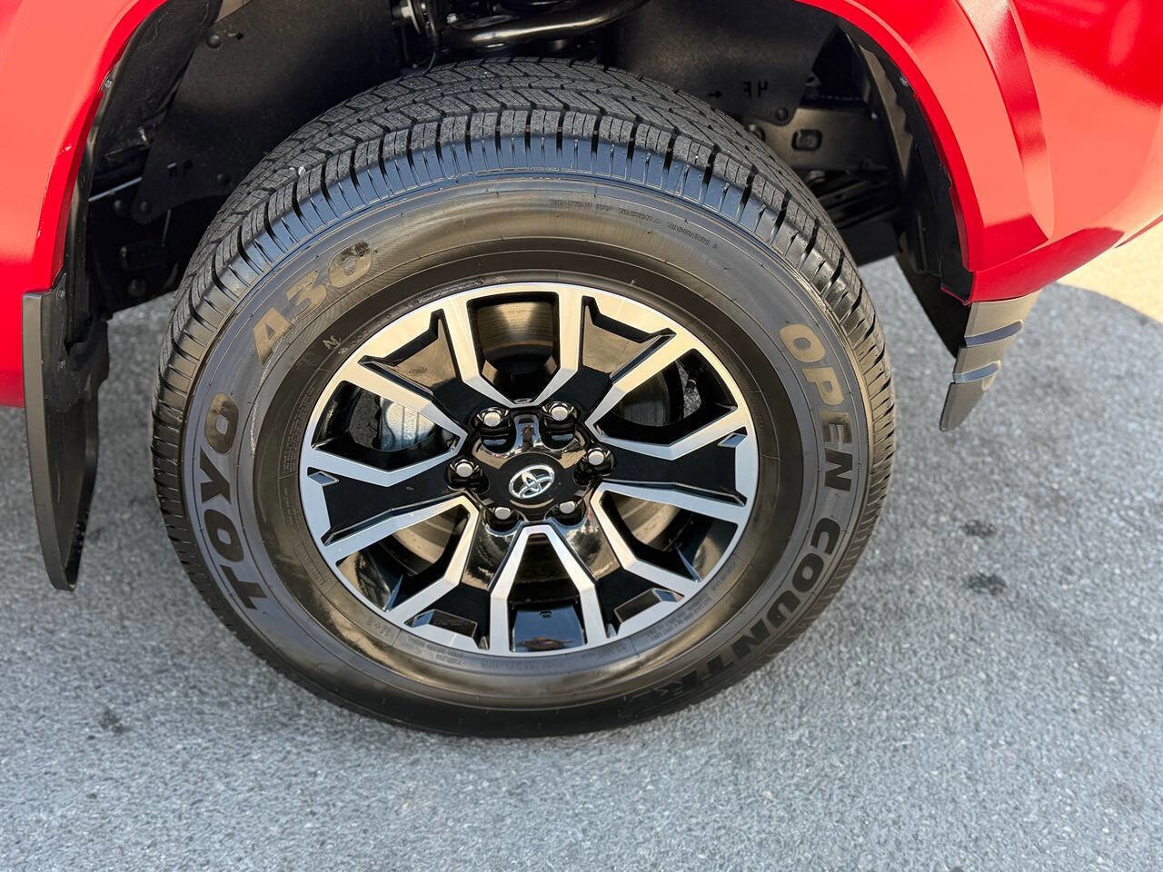 Used 2023 Toyota Tacoma TRD Sport image 46